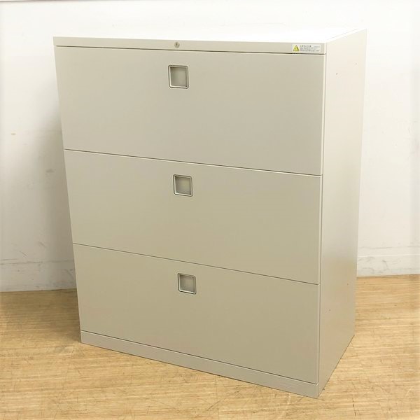 【在庫入替価格30%オフ】きれいなライトスモーク色　落ち着いた雰囲気を演出するカラー　状態も良好　オカムラ　レクトライン
                        レクトライン
                                    中古
            