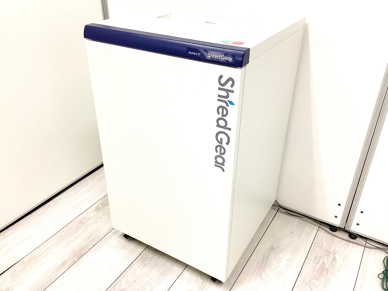 人気／定番　◆SAKAE／サカエ　◆shohka 電動シュレッダー ※横浜店撮影画像※
                        shohka
                                    中古
            