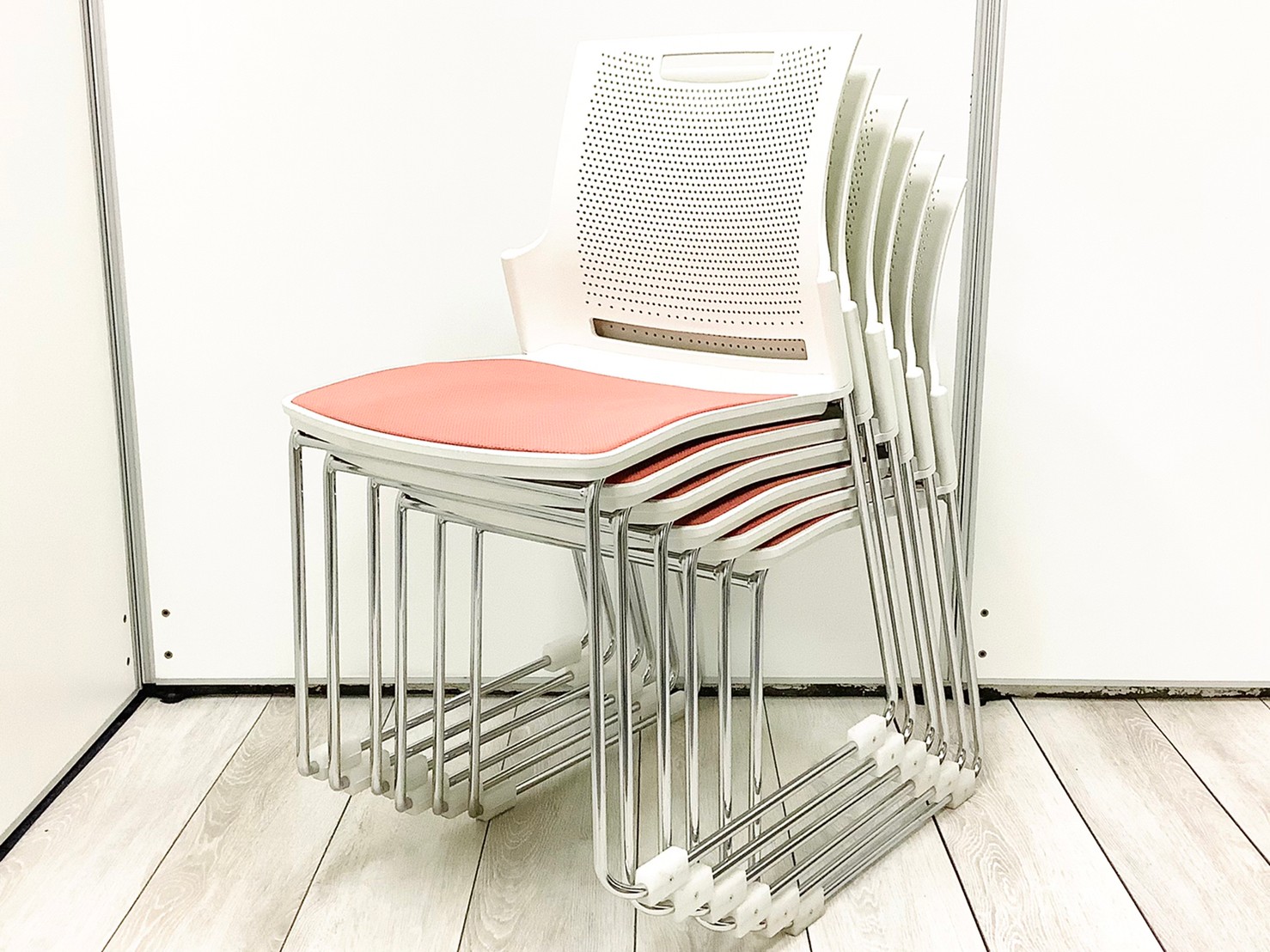 【6脚＝1セット】人気／定番／ミーティングチェア　◆Okamura／オカムラ　◆SCHOLARLUFT／スカラールフト ※横浜店撮影画像※
                        スカラールフト
                                    中古
            