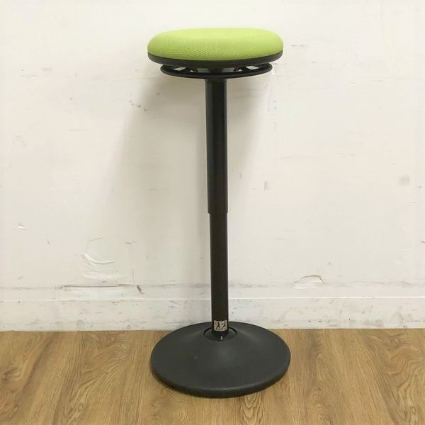 2017年製　オカムラ　ピルエット　ライムグリーン×ブラック　スイング脚スツール　健康志向の方におすすめ
                        ピルエット
                                    中古
            