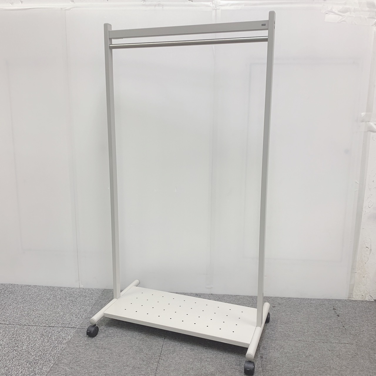 ウチダ　内田洋行　UCHIDA　コートハンガー　収納　ホワイト　レア
                        その他シリーズ
                                    中古
            