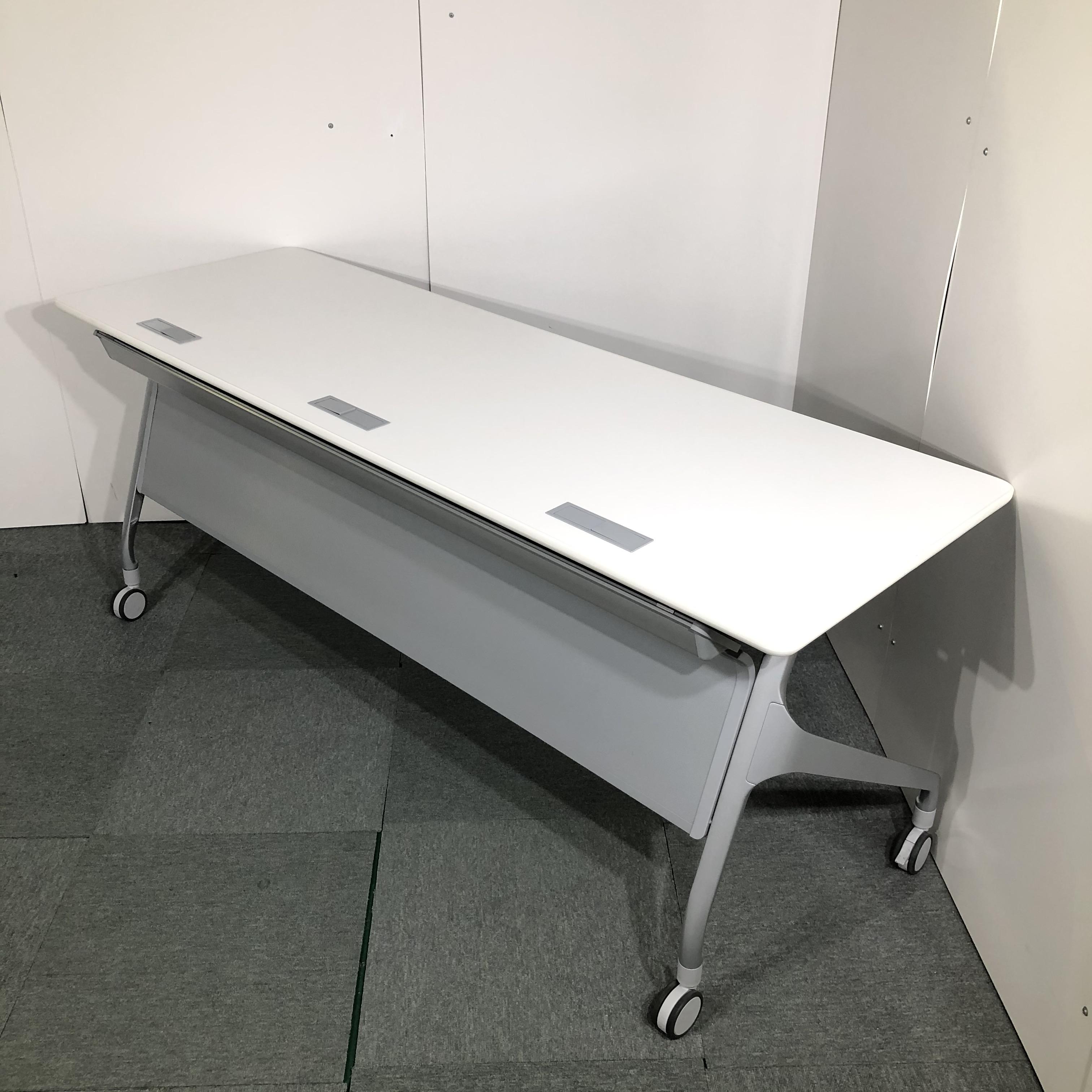 コクヨ製　エピファイシリーズ　ホワイトカラー　サイドスタックテーブル！！【関西倉庫在庫】
                        エピファイ
                                    中古
            