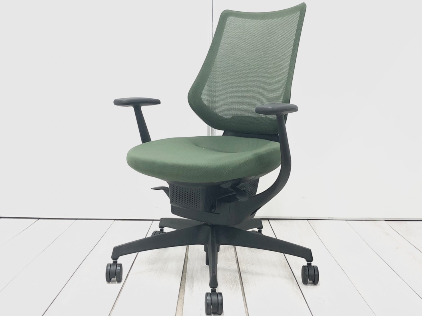 中古】イング コクヨ/KOKUYO 肘付ハイバックチェア 359474 - 中古 