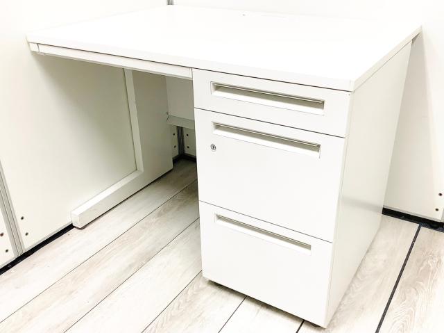 5月下旬入荷予定【ホワイトカラーの片袖机の入荷です】【A4ファイルが沢山収納可能な高さ720ｍｍ】■内田洋行　スカエナ　片袖机
                        スカエナ
                                    中古
            