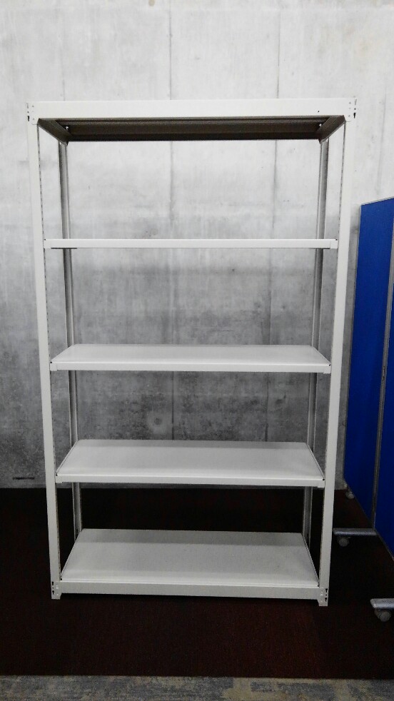 コクヨのW1200の中古ラックが1台入荷しました！　注)呼称D450　実寸WD445　天地5段　耐荷重：段/150kg　ボルトレスなので組立も簡単！ 
※マテハン本舗の中古商品は、千葉県柏市に在庫がございます。
                        その他シリーズ
                                    中古
            