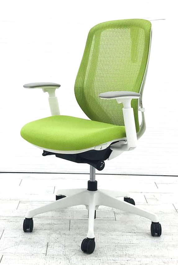 【2018年製！】オカムラ（okamura）シルフィ　メッシュタイプ　■色：ライトグリーン（メーカー色：ライムグリーン）　可動肘＆コートハンガー付き【OF】
                        シルフィー
                                    中古
            