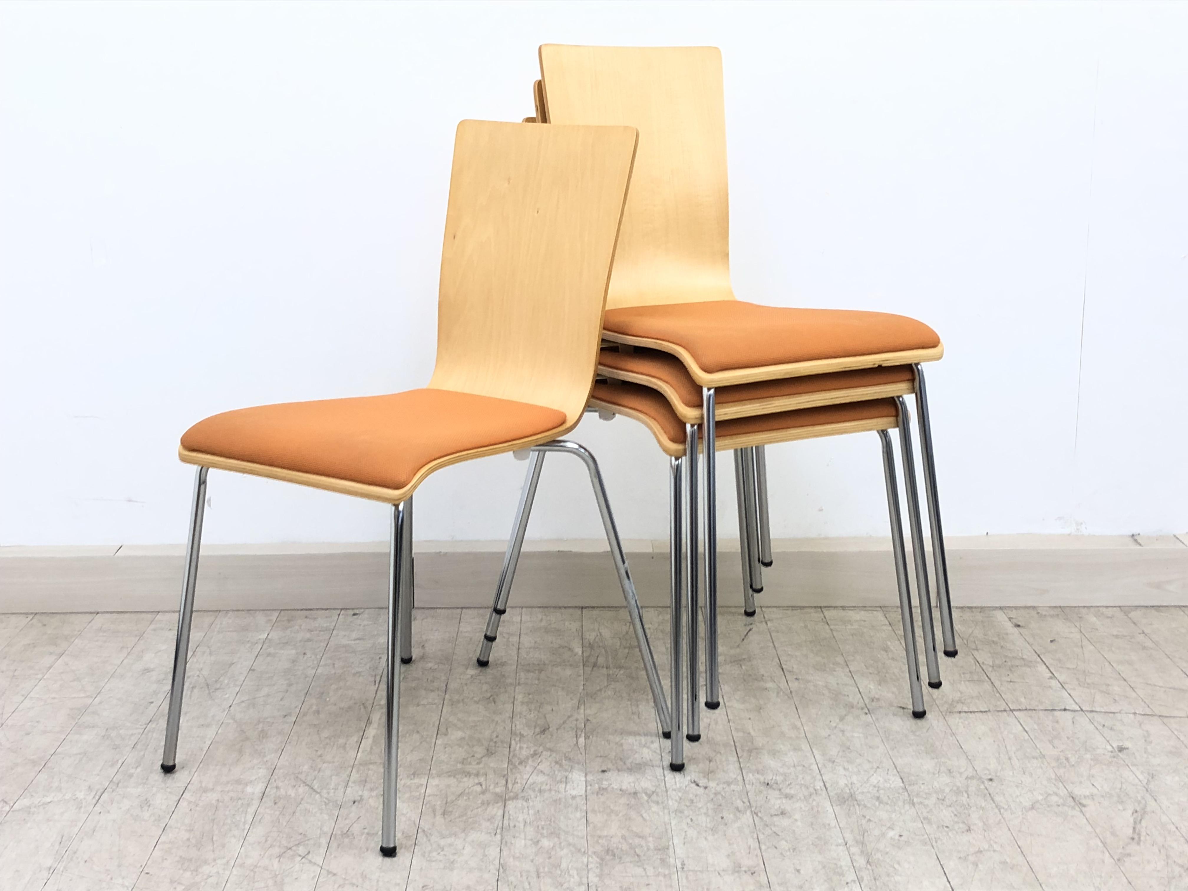 【4脚セット】【おしゃれなスタッキングチェア！】アールエフヤマカワ製のミーティングチェア・多目的チェア、チェア4脚入荷！
                        その他シリーズ
                                    中古
            