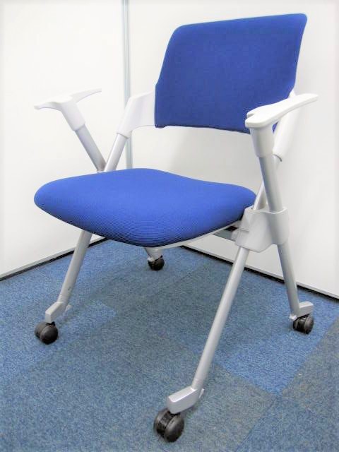 【縦にも横にも重ねられる！】■コクヨ製　アンフィシリーズ　スタッキングチェア　■ブルー　肘掛け付き
                        アンフィ
                                    中古
            