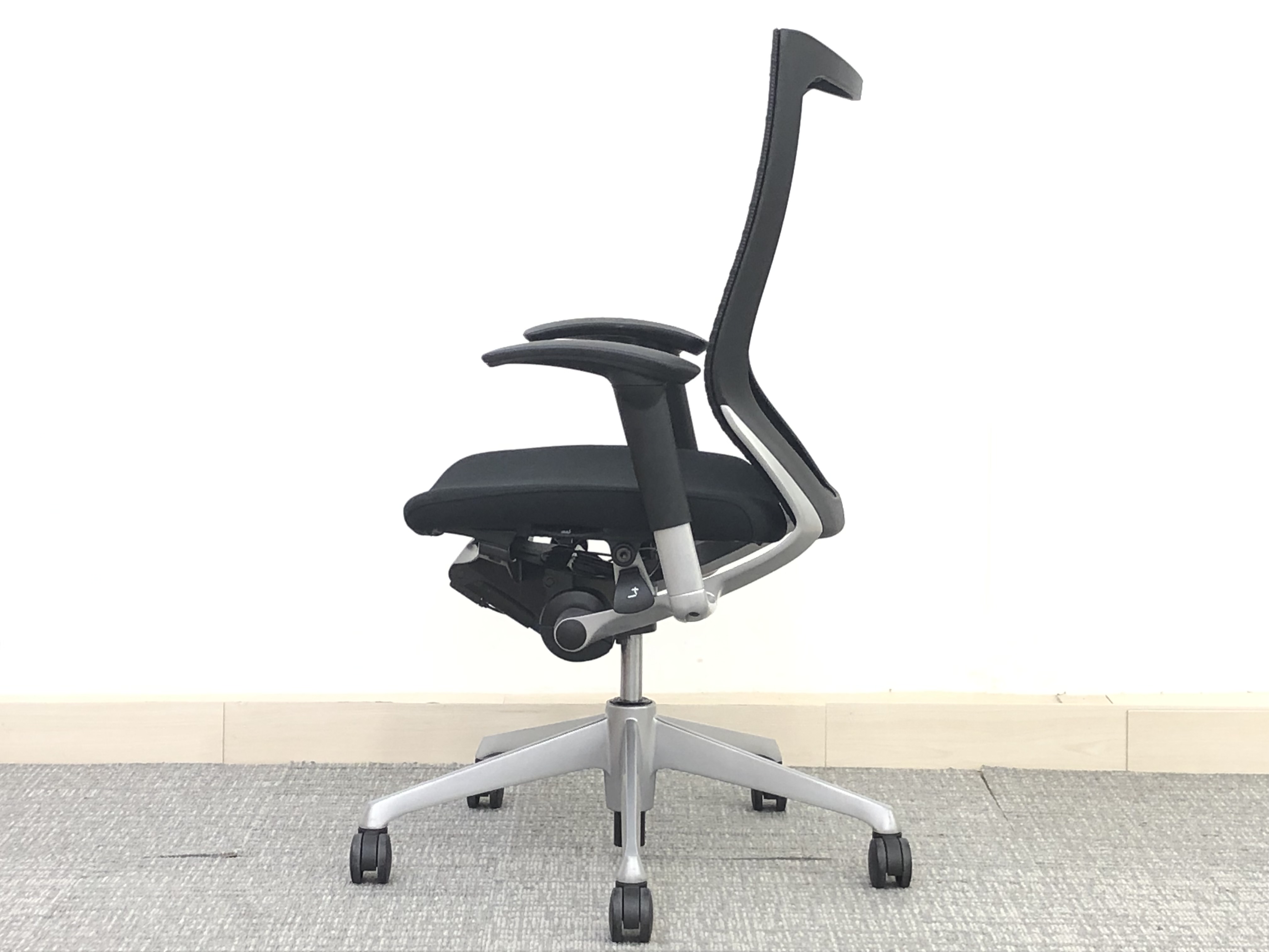 オカムラ　バロンチェア オカムラ（okamura） バロンチェア(Baron) 一覧 - 中古オフィス