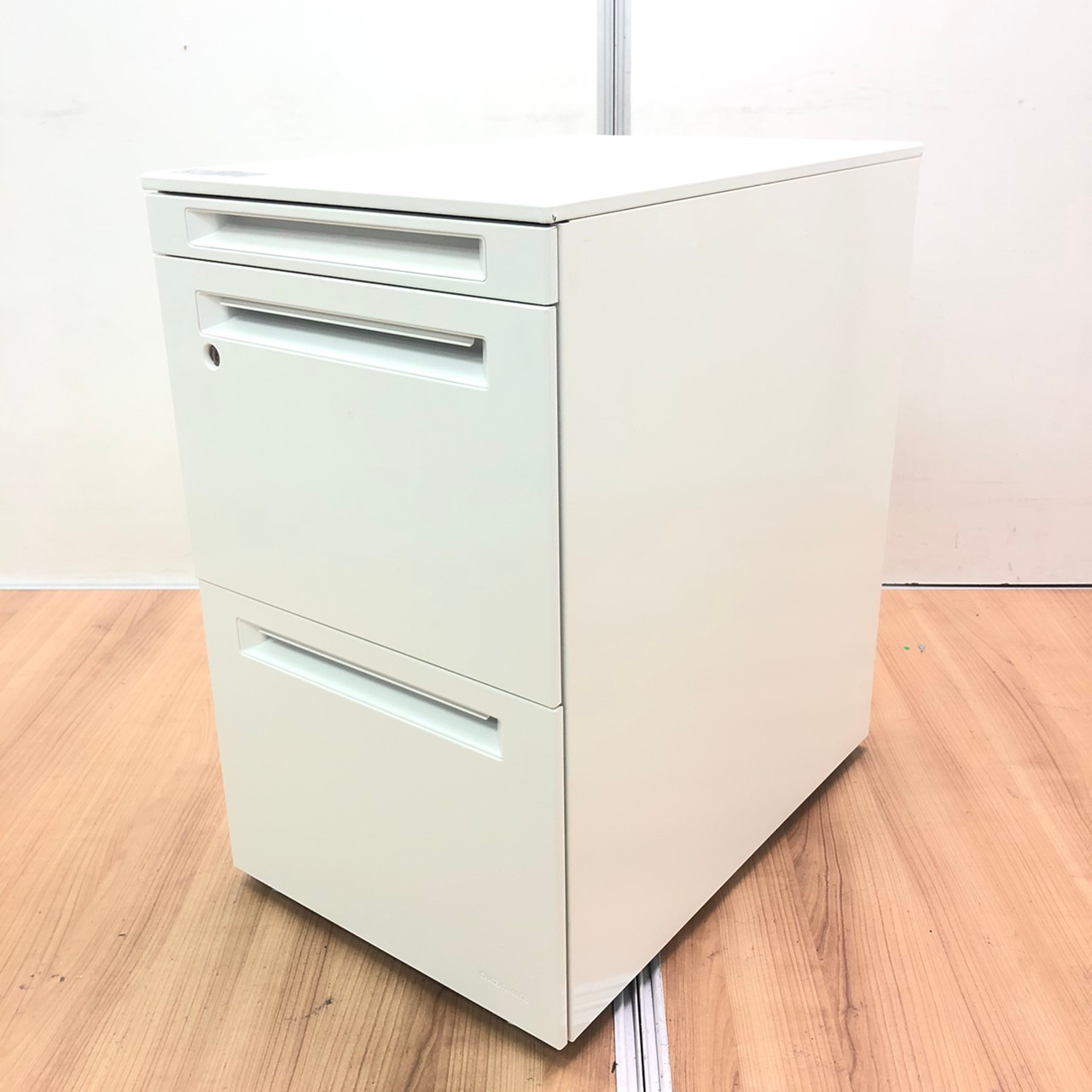 【A4ファイルが2段収納可能！】書類がたっぷり入る！フリアドデスクにも！！
                        プロユニット
                                    中古
            