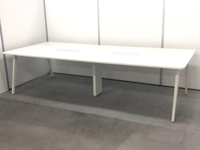【高級大型テーブル！内田のレムナシリーズのホワイトカラー！】W2800の会議テーブル　【天板2枚構成のため、搬入しやすい優れもの！！】