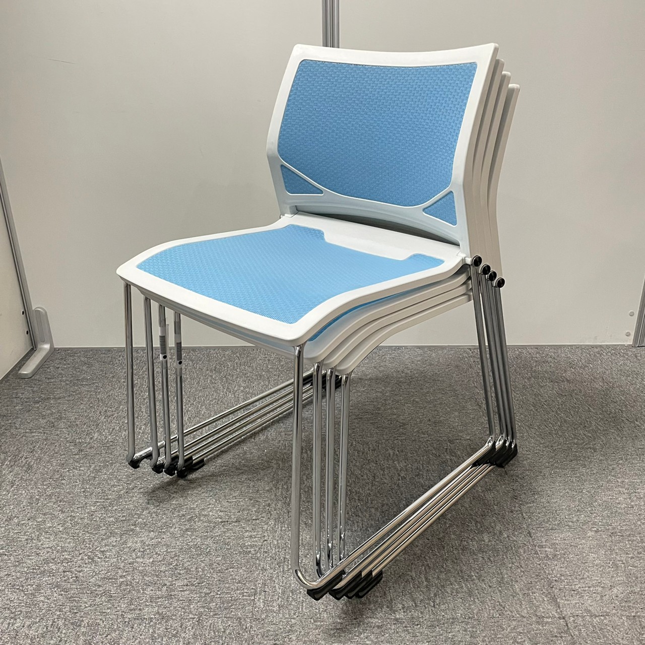 【4脚セット】オカムラ製　ツァルトシリース　ライトブルーカラー　スタッキングチェア！！
                        ツァルト
                                    中古
            