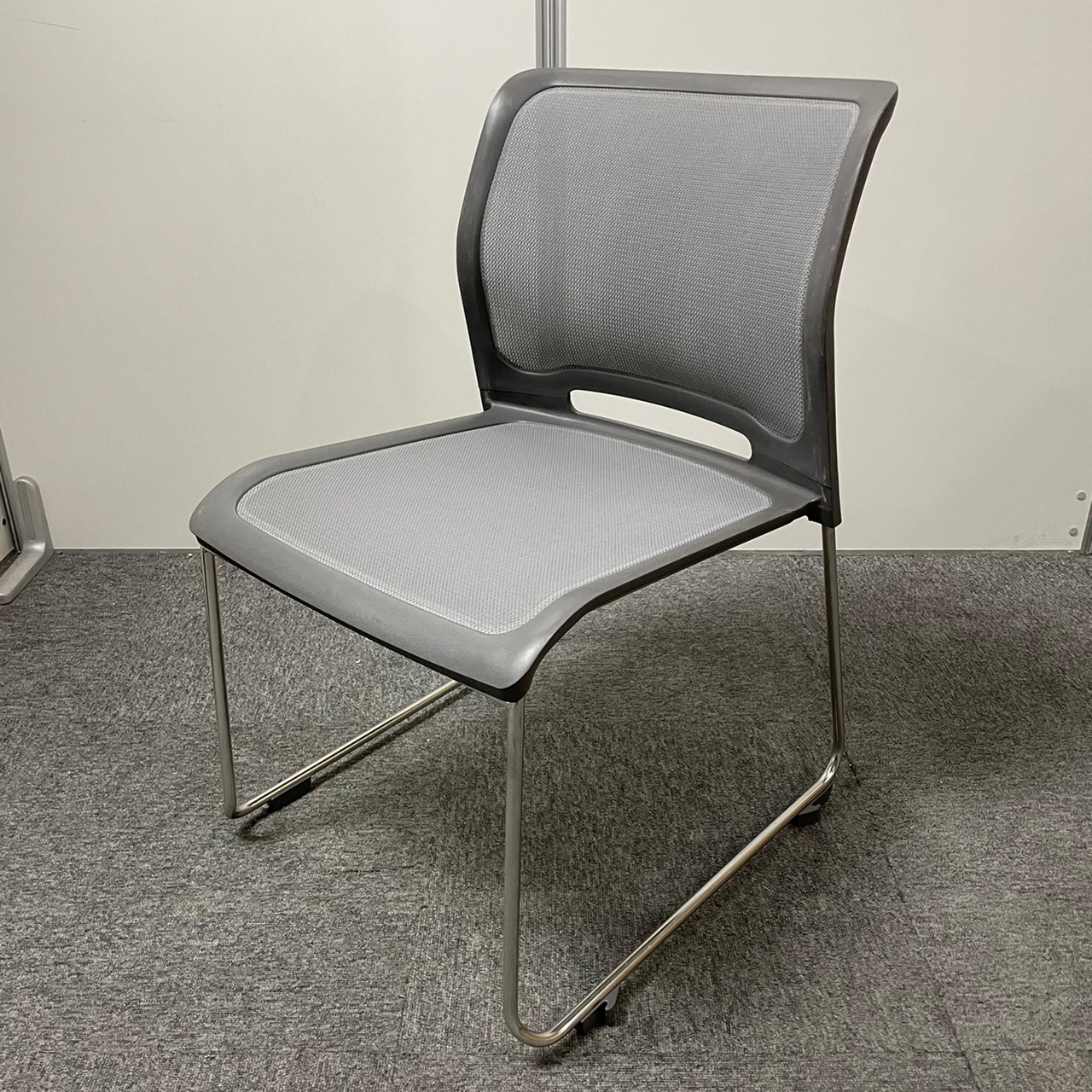 【ロット】コクヨ製　ウィティシリーズ　アッシュグレー　スタッキングチェア！！
                        ウィティ
                                    中古
            