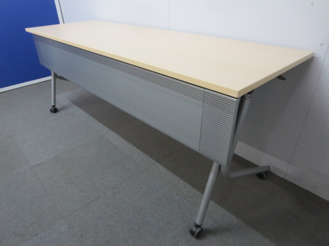 【ロット入荷】【起業・拠点開設などにオススメのサイドスタックテーブルの入荷です】■オカムラ　ネスティア　サイドスタックテーブル
                        ネスティア
                                    中古
            