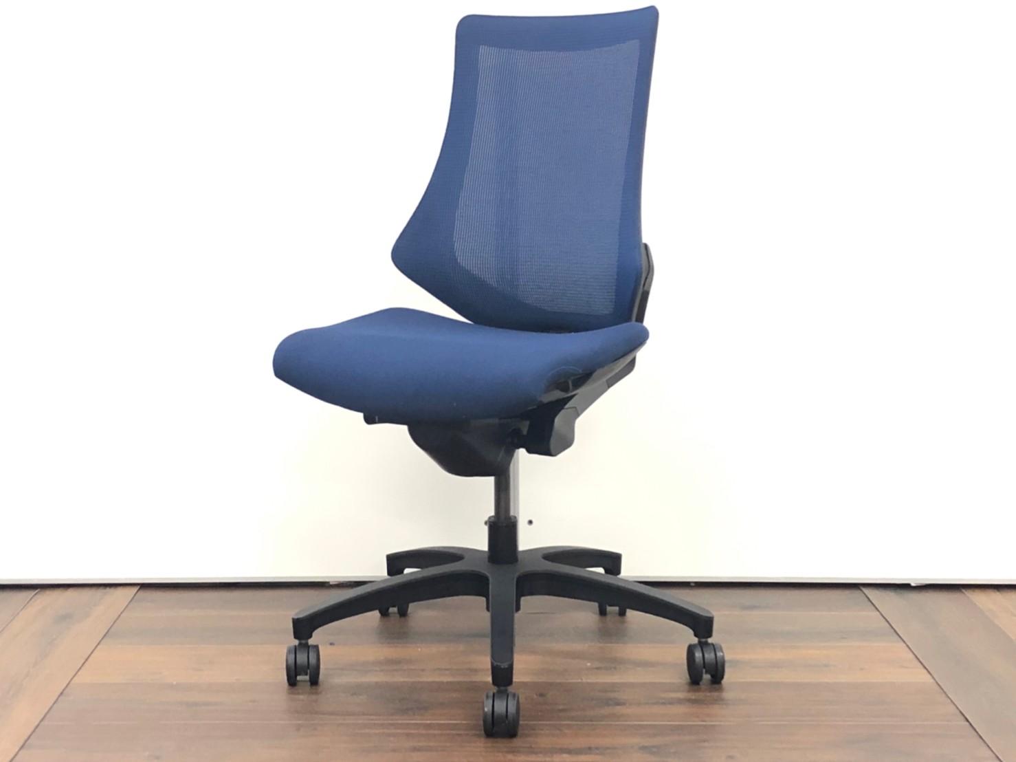 【状態良好！】ITOKIの定番メッシュチェア！エフシリーズ！
                        エフ
                                    中古
            