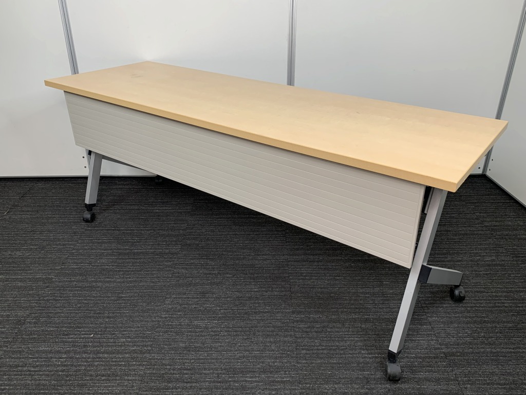 ミーティング、リフレッシュルーム用に！
■スタックテーブル/幅1800mm*奥行600mm
                        その他シリーズ
                                    中古
            