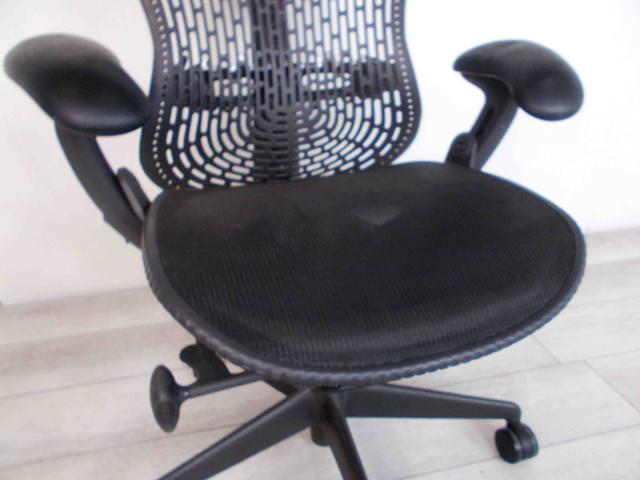 注目 Hermanmiller ハーマンミラー ミラチェアh 正規品 中古品 デスク