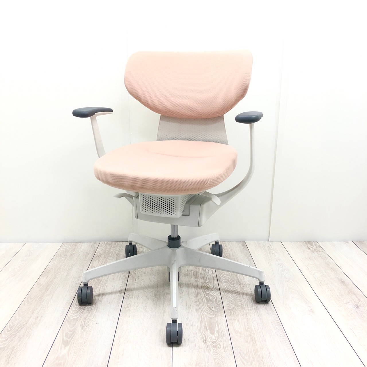 【イングにキュンです】コクヨ製イング【オフィスワークをしながら運動も出来ちゃう優れもの！】
                        イング
                                    中古
            