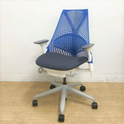 【座面使用感ありお安く】HermanMiller(ハーマンミラー)/SAYL Chair(セイルチェア)　前傾機能・アジャスタブル肘　フォグベース：ホワイトフレーム：ベリーブルー【デザイナーズ家具】