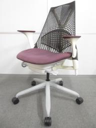 【上質で美しいデザイン！】■HermanMiller(ハーマンミラー)　SAYL Chair(セイルチェア)　パープル 　可動肘付き
