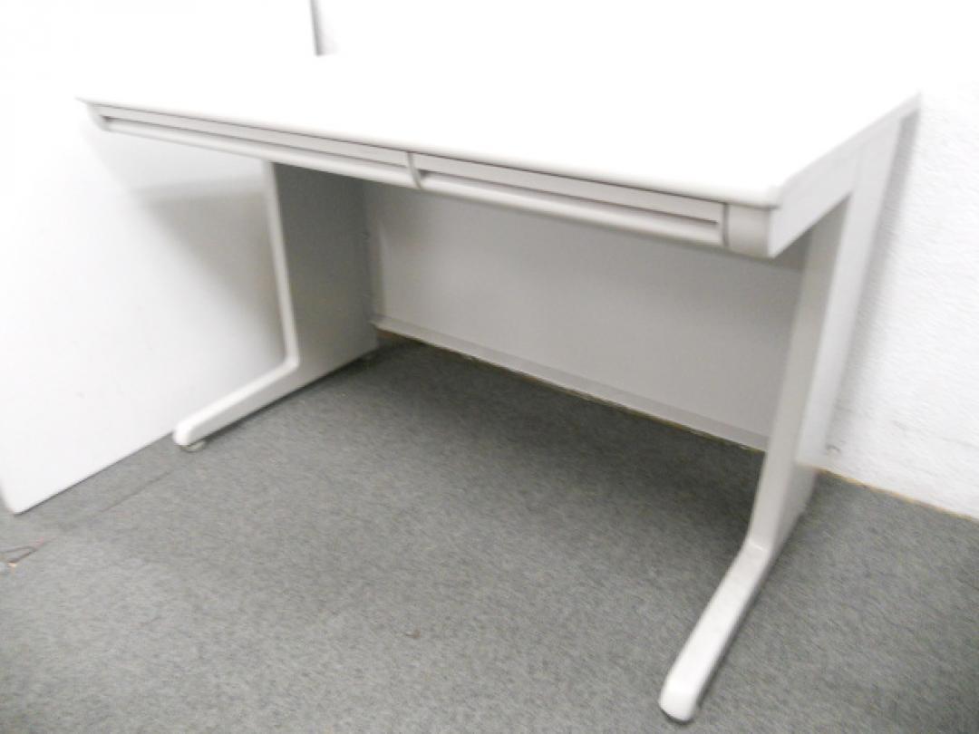 【シンプルで使いやすい平机の入荷です】【レアな横幅1100ｍｍサイズ】■オカムラ　ＳＤ-Ｖ　平机
                        SD-Vシリーズ
                                    中古
            