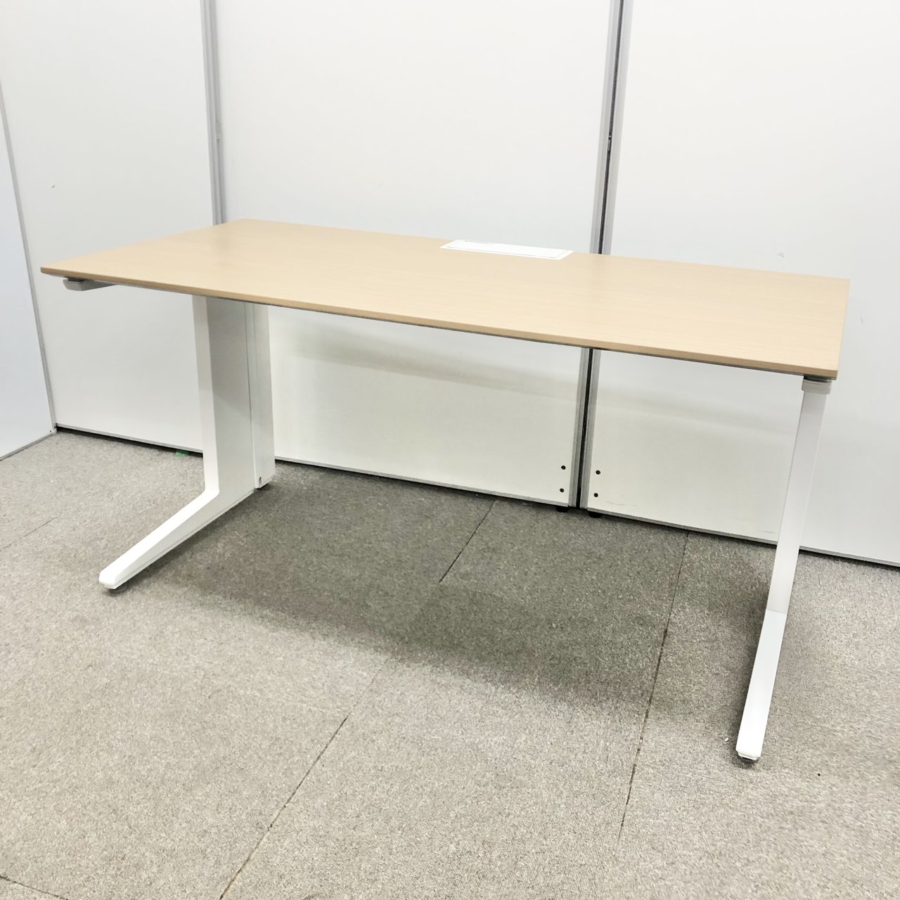 【ゆったり空間かつ人気色！】
イトーキ製/インステートデスク/ナチュラル
                        インステートデスク
                                    中古
            