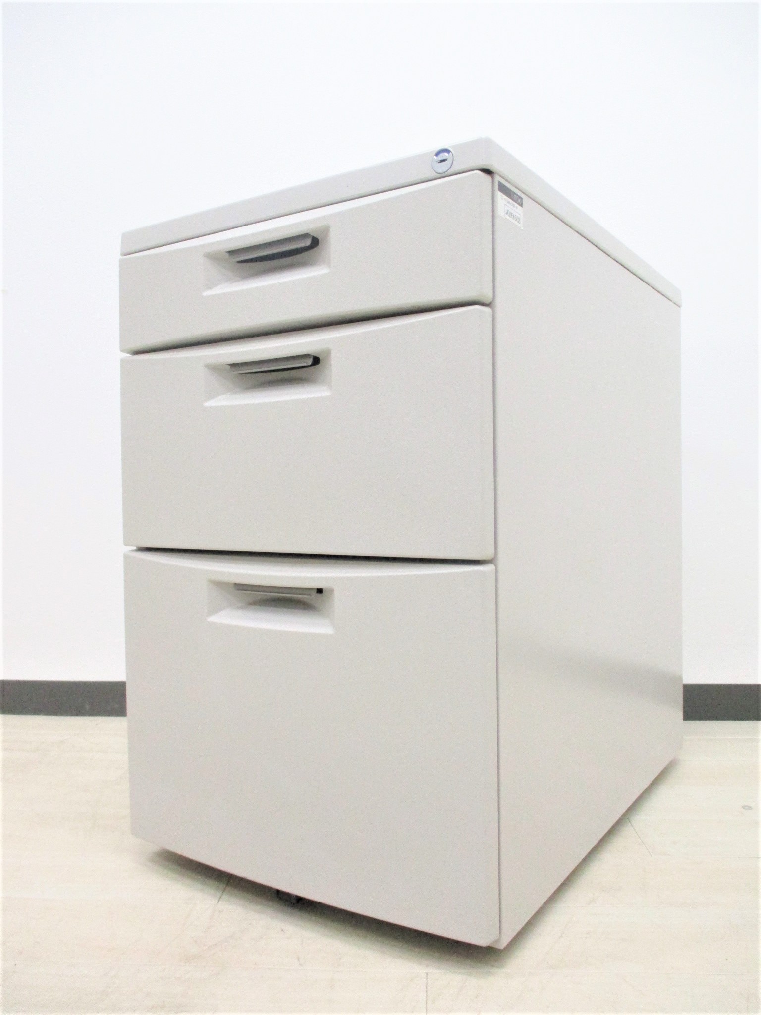 【デスク下に収納可能！】キャスター付き3段ワゴン　イトーキ/CZ/ホワイト
                        CZシリーズ
                                    中古
            