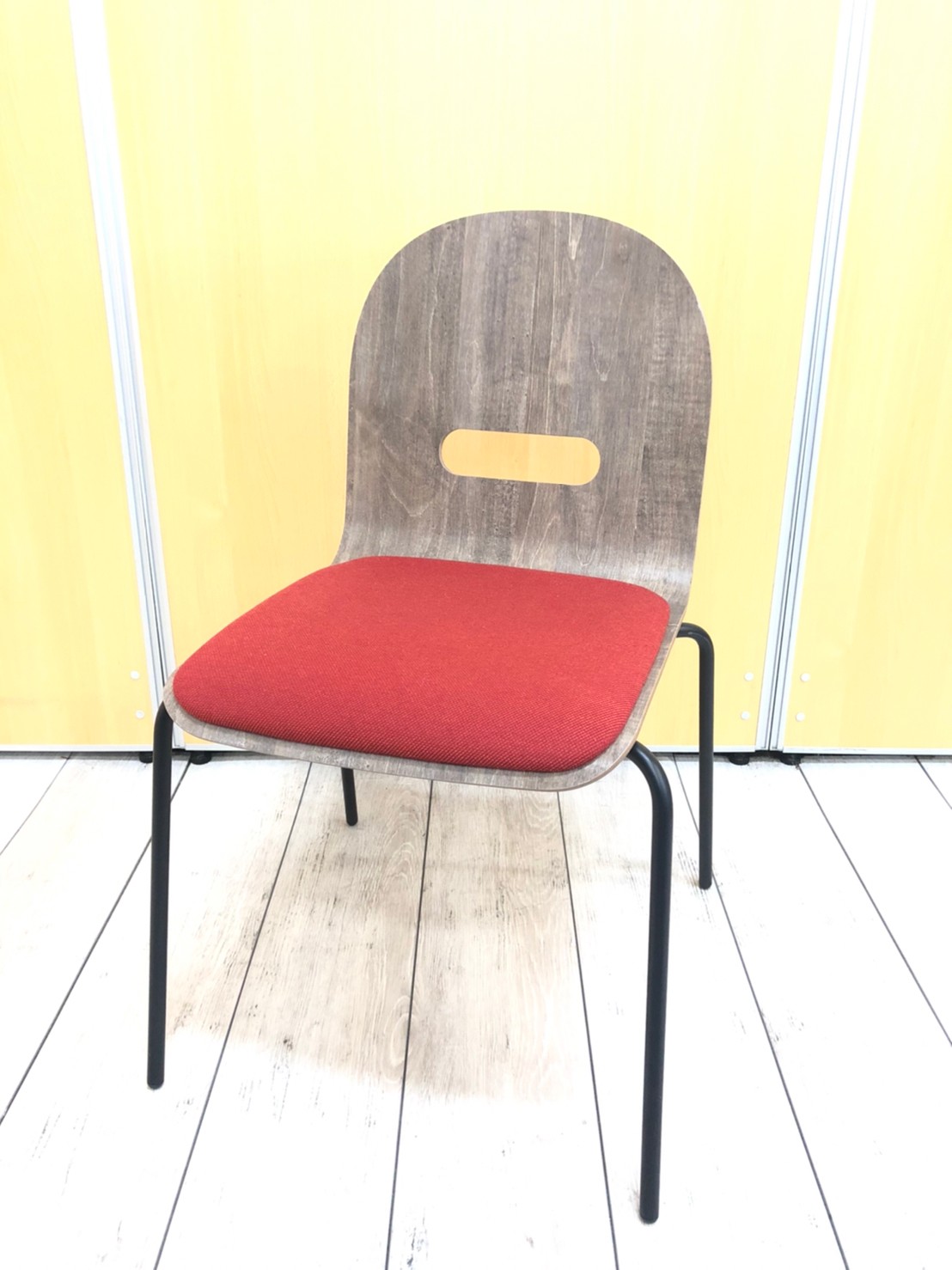 【各色入荷！】2019年製！イトーキ製deco bocoチェア！　休憩　カフェ　スタック
                        その他シリーズ
                                    中古
            