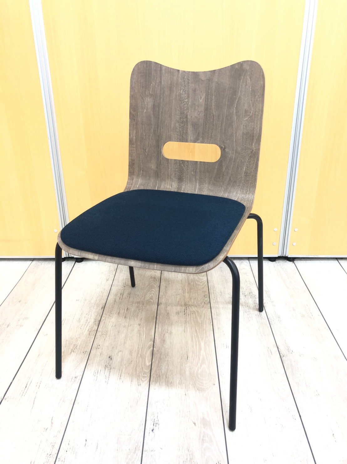 【各色入荷！】2019年製！イトーキ製deco bocoチェア！　休憩　カフェ　スタック
                        その他シリーズ
                                    中古
            