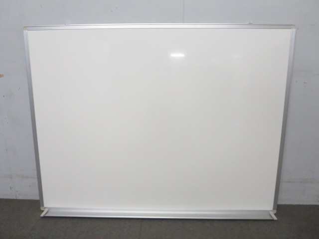 【省スペースに設置！】■イトーキ製　壁掛用ホワイトボード　W1200×H900mm
                        その他シリーズ
                                    中古
            