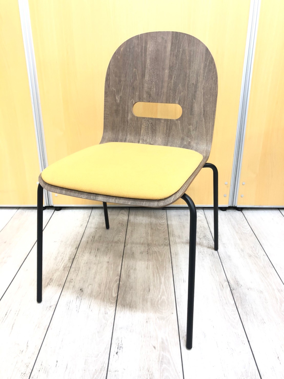 【各色入荷！】2019年製！イトーキ製deco bocoチェア！　休憩　カフェ　スタック
                        その他シリーズ
                                    中古
            