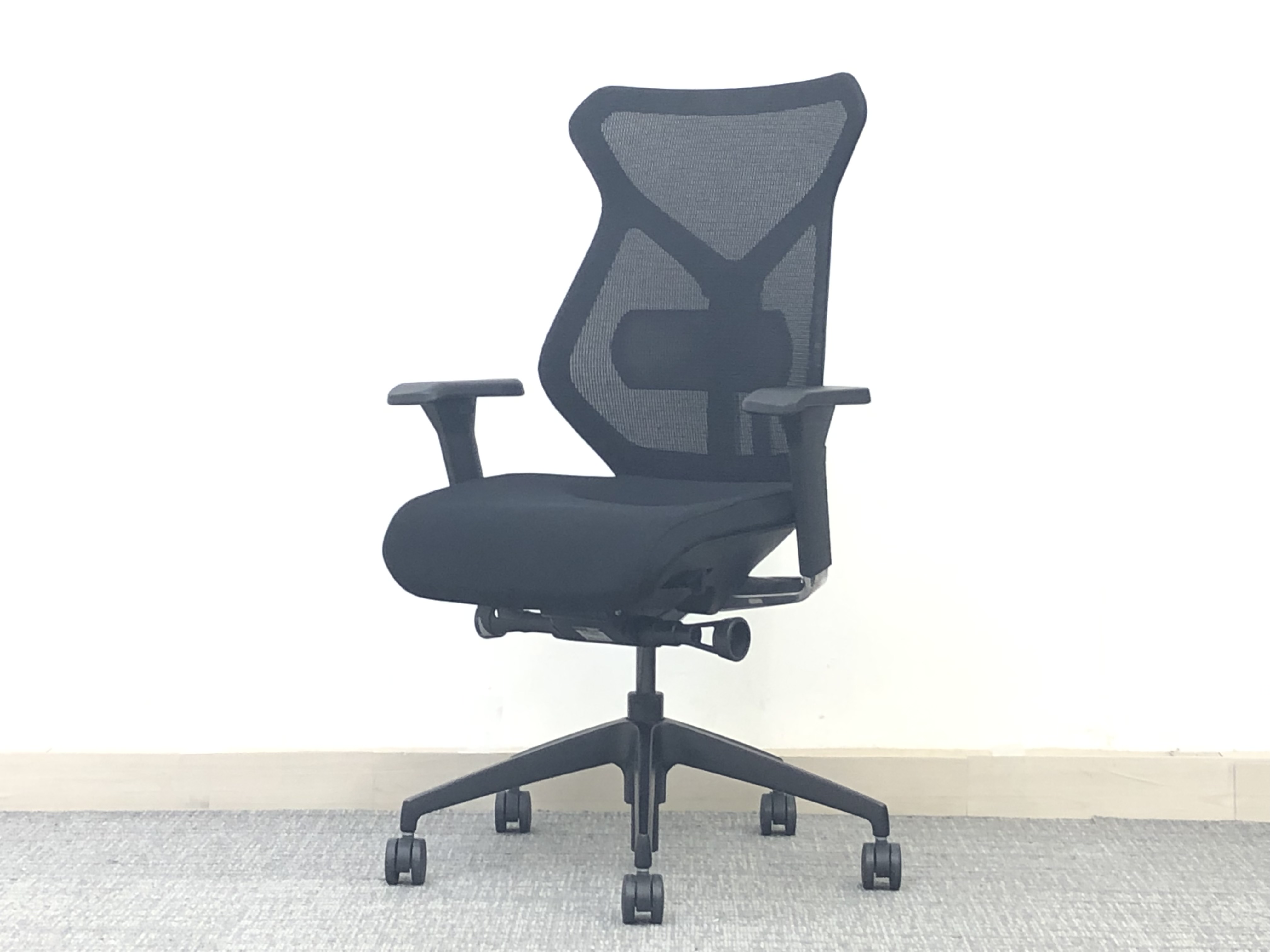 【男心がくすぐられるスタイリッシュな見た目！】イトーキ/セクアチェア/ブラック
                        セクア
                                    中古
            