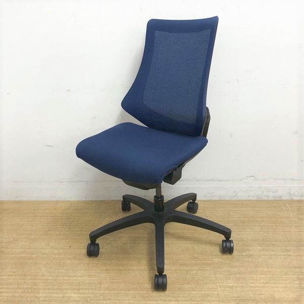 【使用年数2年程の浅い商品】イトーキ　エフ　メッシュ　肘無しモデル
                        エフ
                                    中古
            