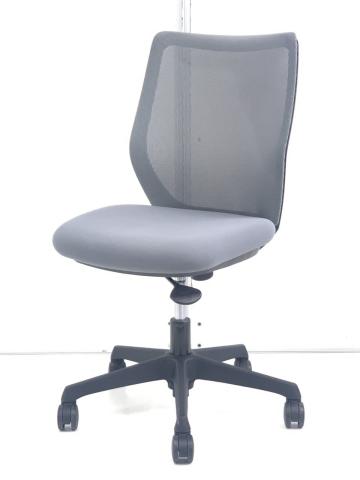 【12脚入荷】【人気のメッシュ】シンプルな椅子は使いやすい！コンパクトで場所を取らない！◆オカムラ/CG-M/グレー/肘無