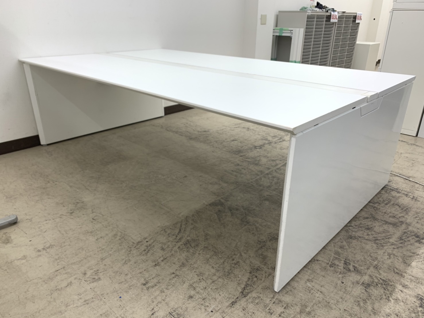 【幅2400㎜】レイアウト変更必須アイテムフリアドデスク単体タイプ※パネル脚ホワイト◆オカムラ製（MG99）【RP】
                        プロユニットフリーウェイ
                                    中古
            