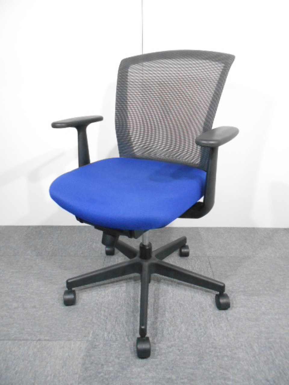 【30脚ロット入荷】コクヨ製品のバリシアチェアの入荷です！肘付きでゆったり座れます！メッシュ仕様の商品になります！
                        バリシア
                                    中古
            