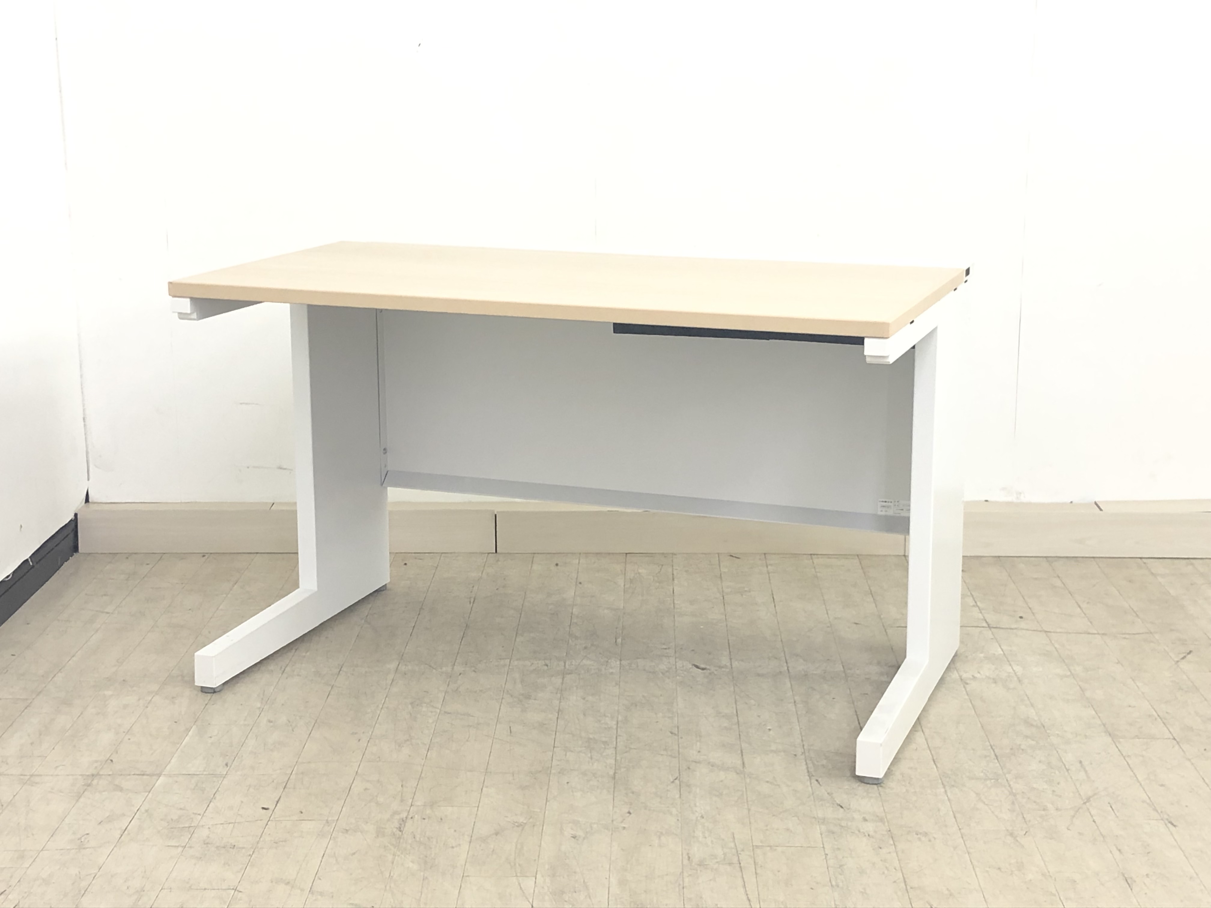 【トレンドのナチュラルデスク】引き出し無しなのでワゴンとの組み合わせがおすすめです！♦内田洋行製
                        スカエナ
                                    中古
            