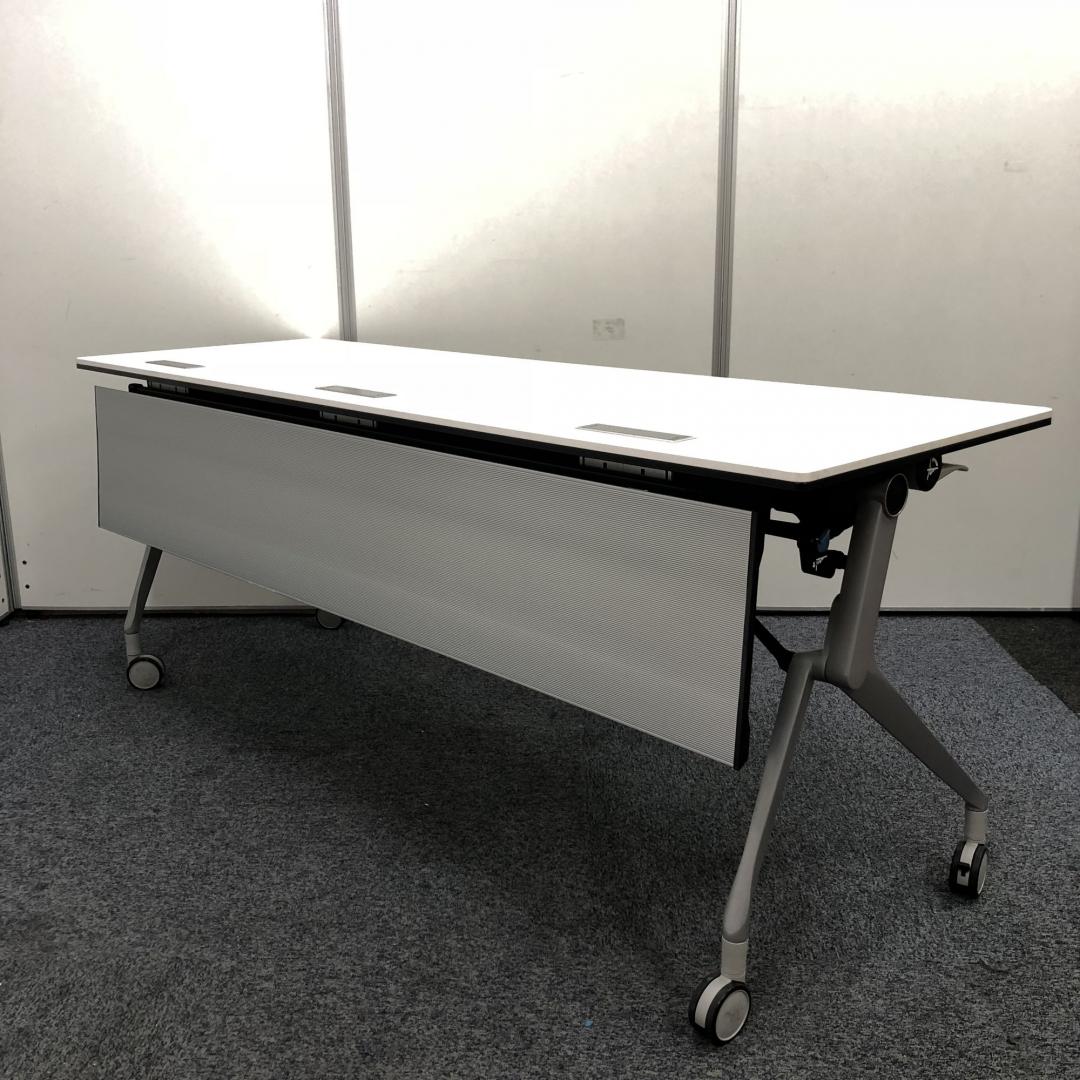 【W1800の2～3名用のサイドスタックテーブル！】オカムラの配線孔付・棚板付のホワイト天板仕様です！【会議・セミナー・打ち合わせ用に！】
                        インターアクトNT
                                    中古
            