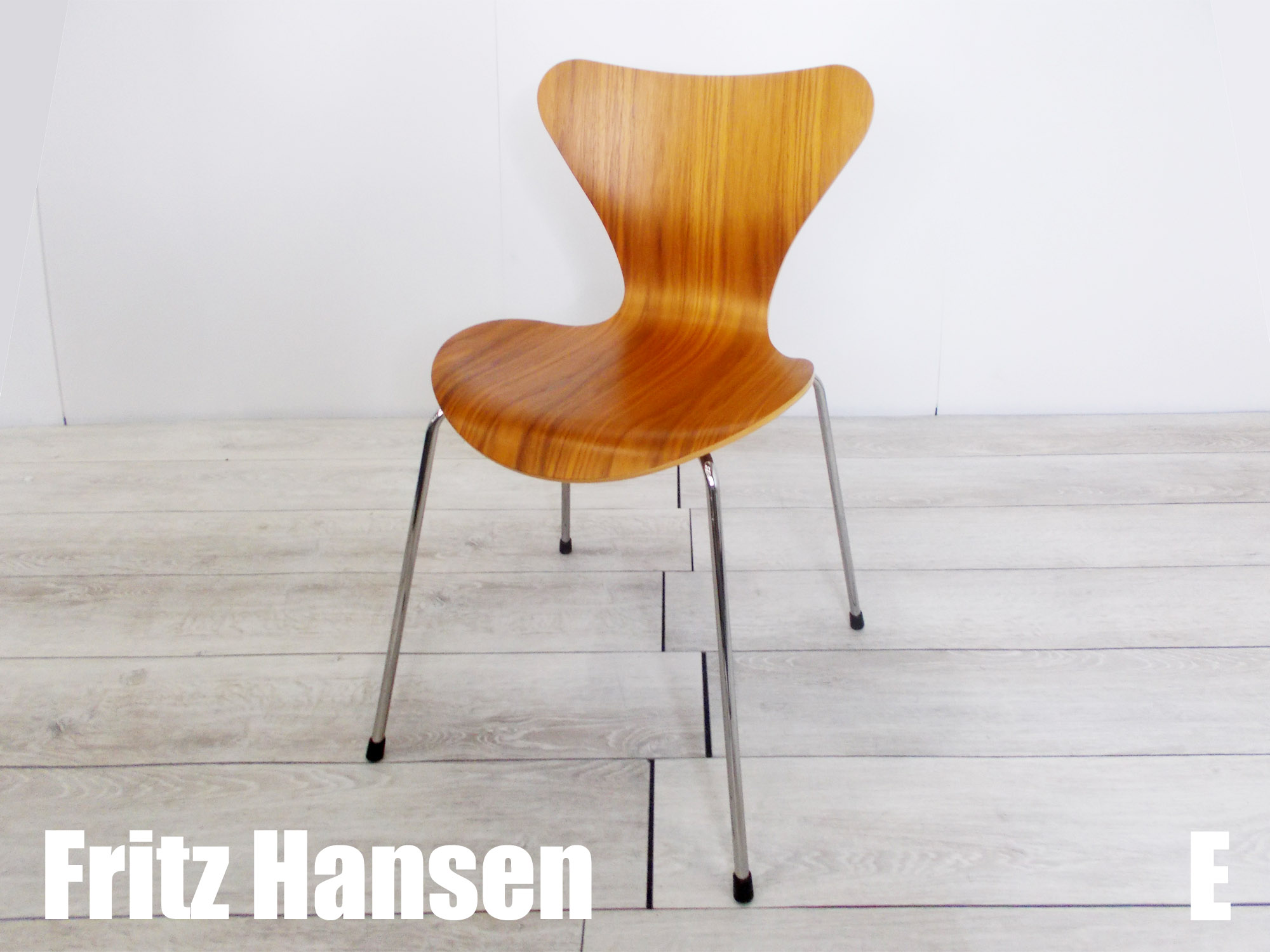 E）FritzHansen／フリッツハンセン　セブンチェア　ナチュラルウッド　ウォルナット　アルネ・ヤコブセン　北欧
                        その他シリーズ
                                    中古
            