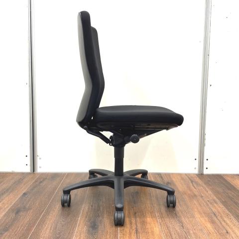 中古 カロッツァチェア Ck35zr Fs11 オカムラ Okamura 肘無ハイバックチェア 中古オフィス家具ならオフィスバスターズ