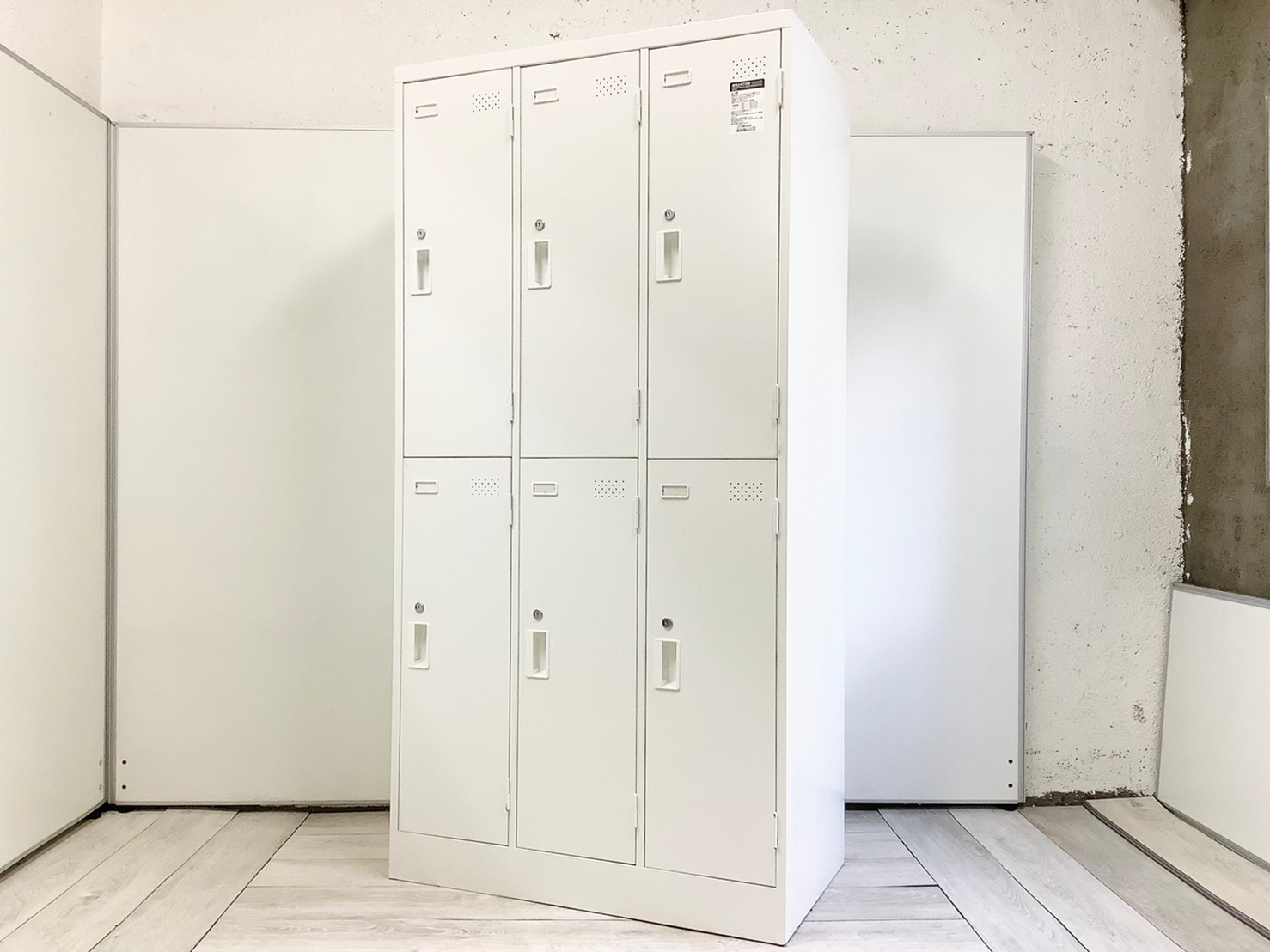 【2021年製】【全扉：鍵2本付】大人気／定番　◆KOKUYO／コクヨ　◆LKロッカー〈ホワイトタイプ〉 ※横浜本店撮影画像※
                        LKロッカー
                                    中古
            