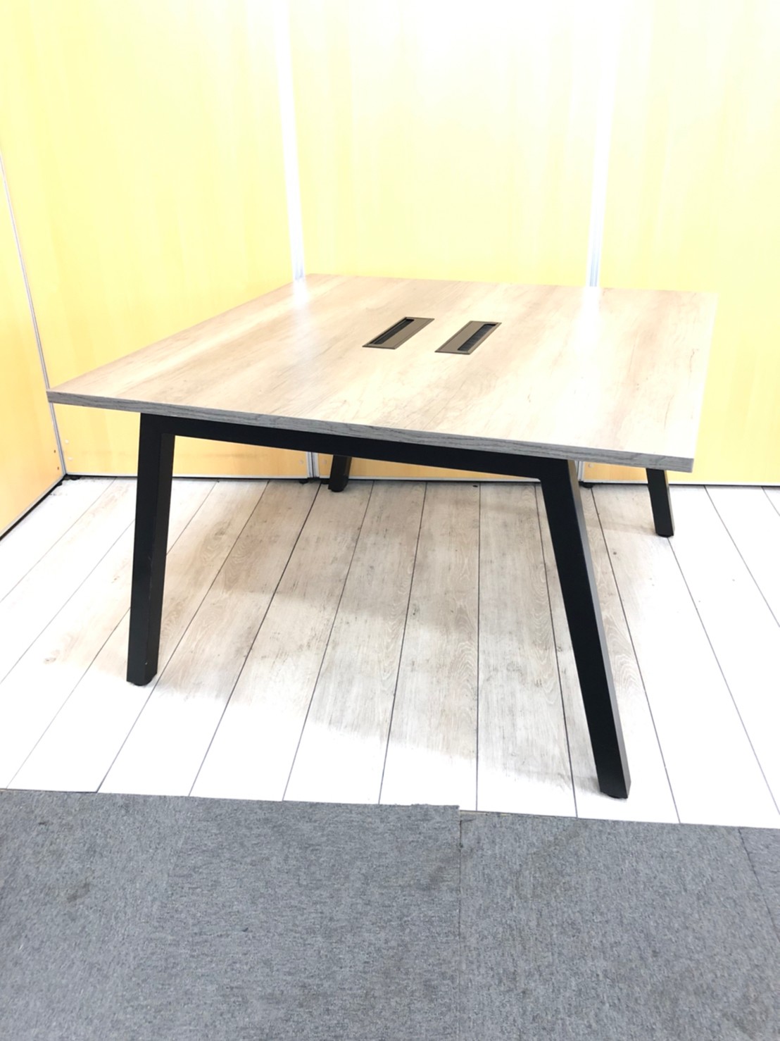 AICO　アイコ　ミーティングテーブル　会議室　会議　起業　
                        その他シリーズ
                                    中古
            