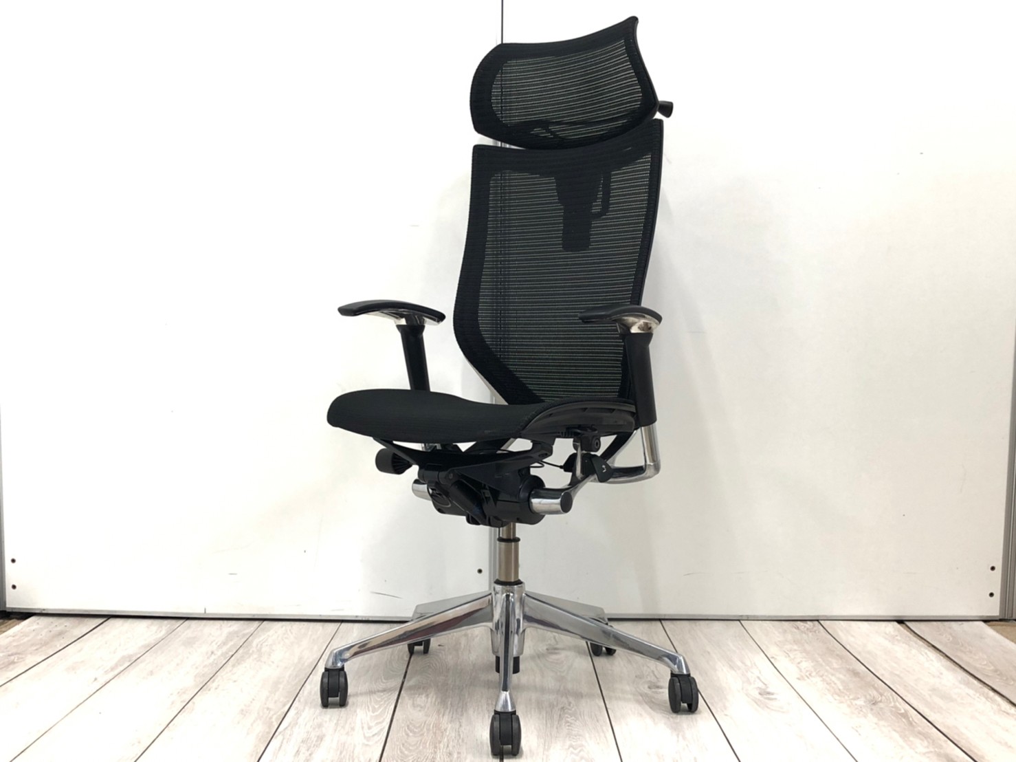 驚きの激安価格 中古】バロンメッシュチェア オカムラ/okamura 肘付ハイバック デスクチェア