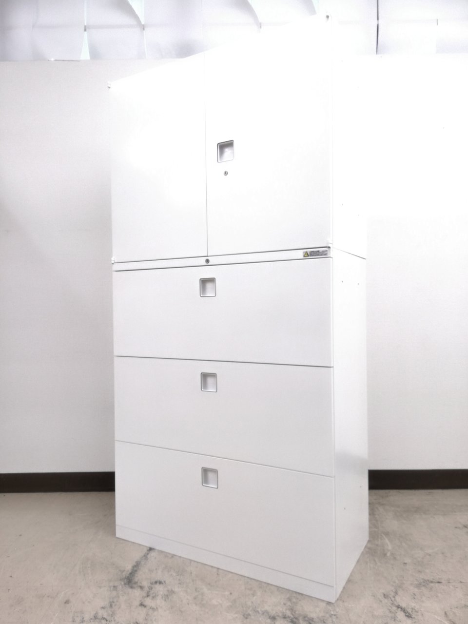 【高さ1800！】オカムラ/レクトライン/両開き＋3段ラテラル/ホワイト
                        レクトライン
                                    中古
            