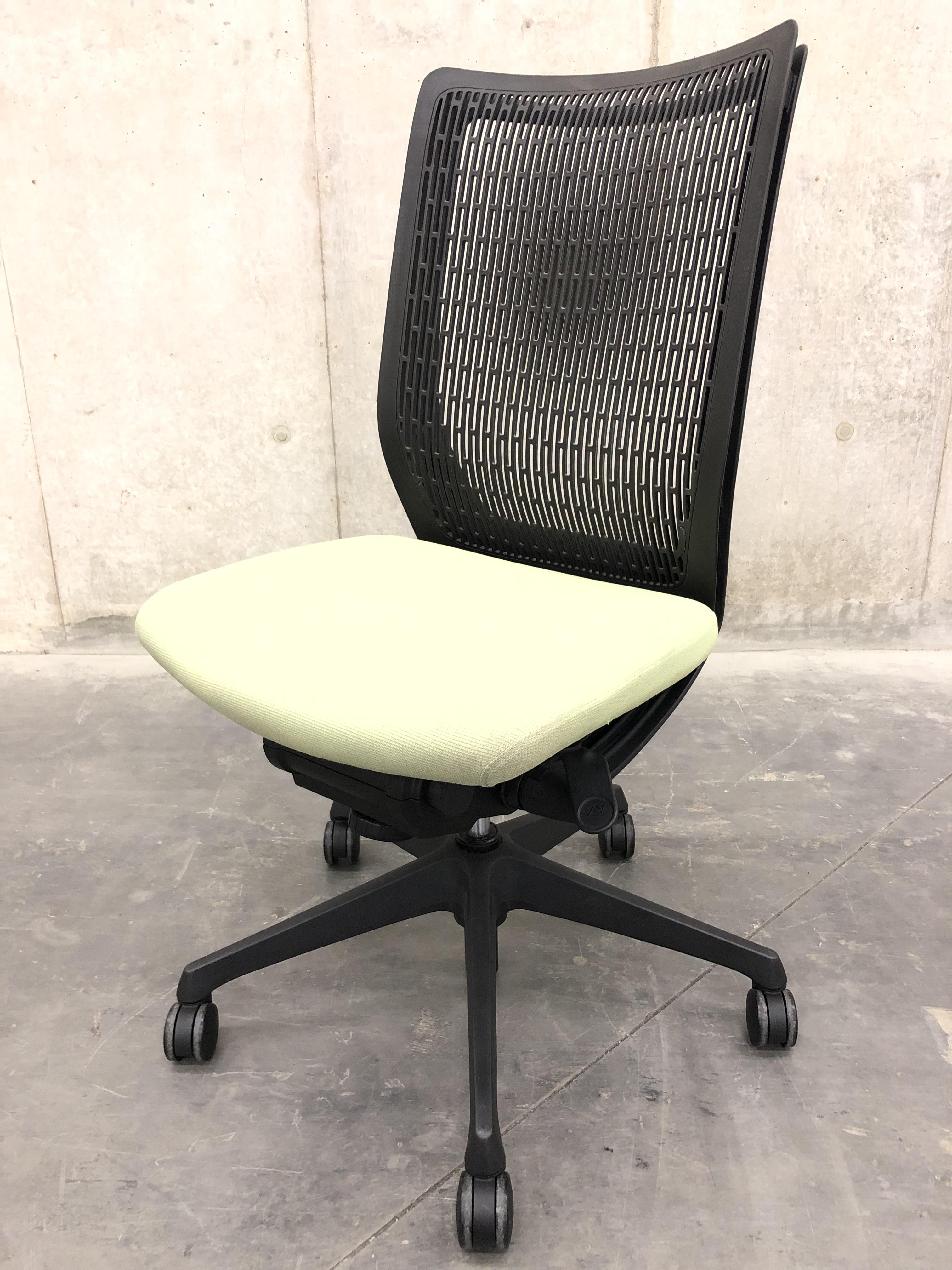 大人気／定番／品質良好　◆Okamura／オカムラ　◆Visconte／ヴィスコンテ
                        ヴィスコンテチェア
                                    中古
            