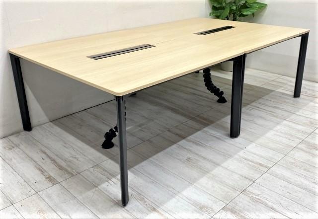 【KS】2020年製！【いま流行りの木目デザイン！】■内田　コモンズテーブル　W1200mm　■フレキブルに使えるワークテーブル！
                        コモンズ
                                    中古
            