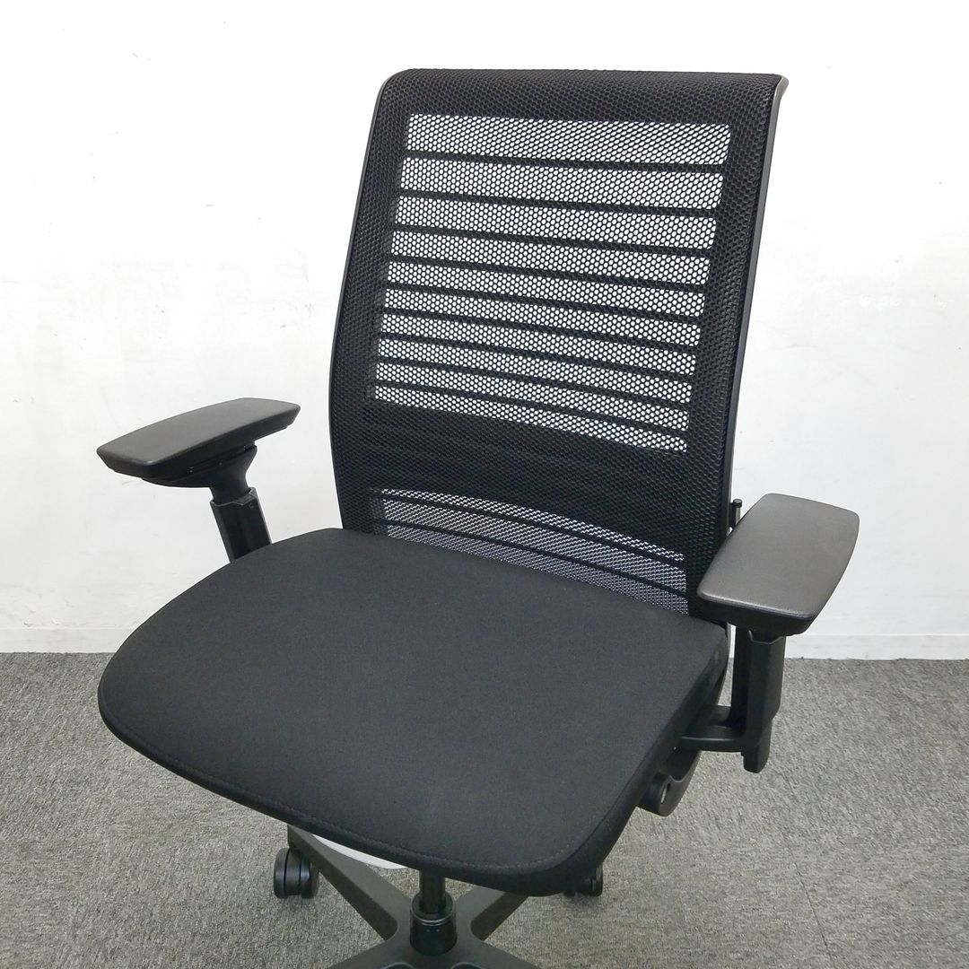 【中古 A(中古品)】Think(シンク)／ (肘付きハイバック) 中古】シンクチェア（2015年以降モデル） Steelcase/スチール