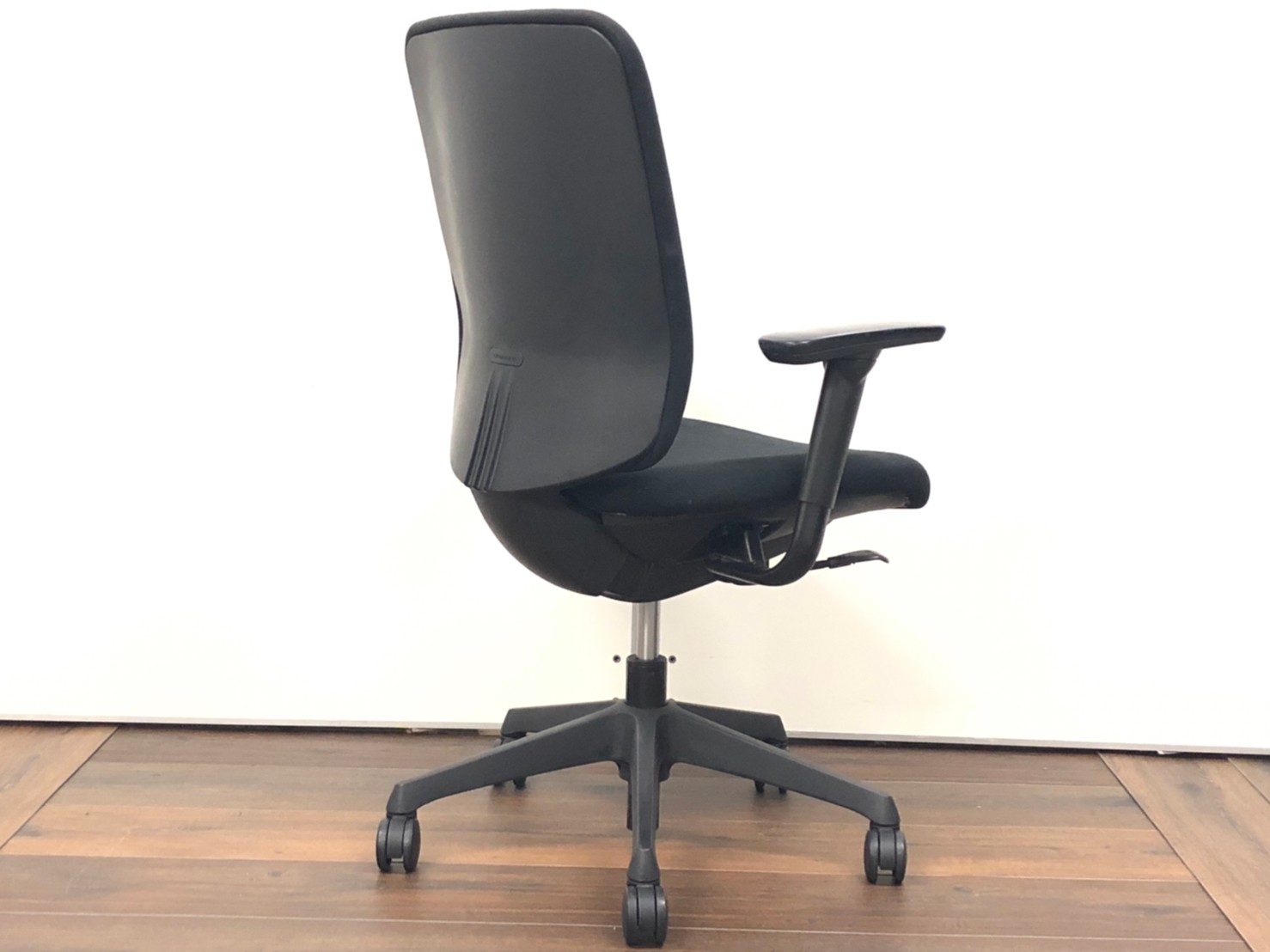 オリジナルチェア 中古】CG-Rチェア CN85ZR FM31 オカムラ/okamura 肘付ハイバック