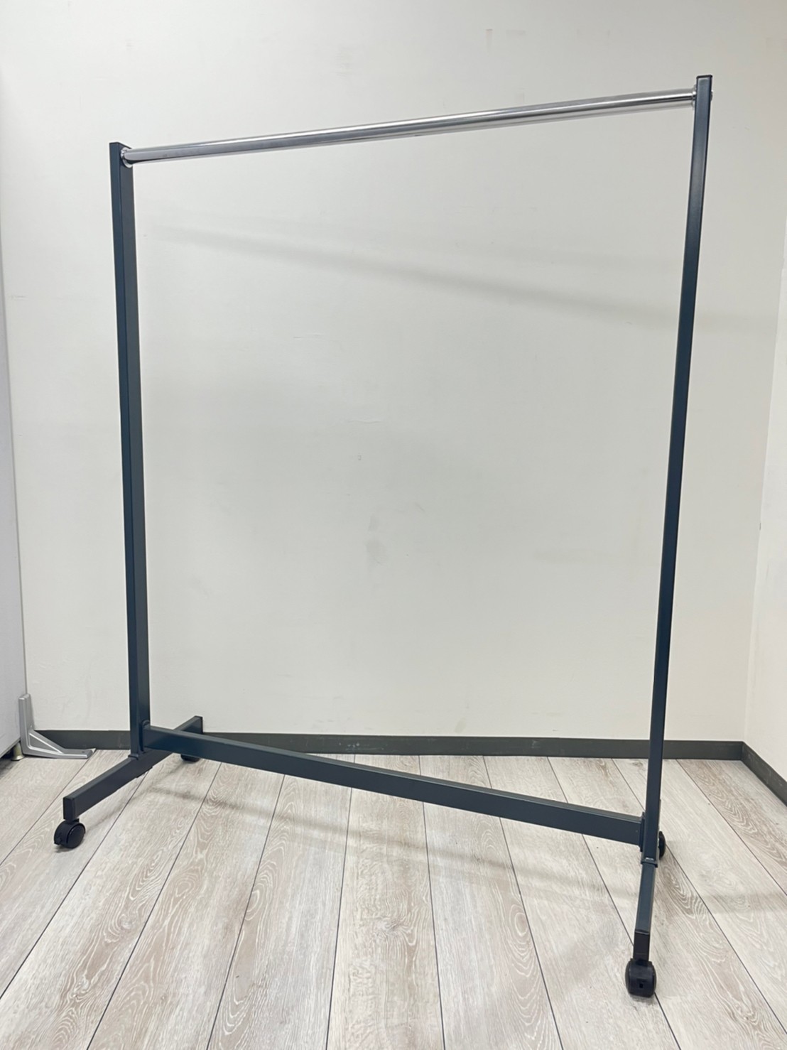 オフィスに1台！コートハンガー入荷しました！
                        その他シリーズ
                                    中古
            