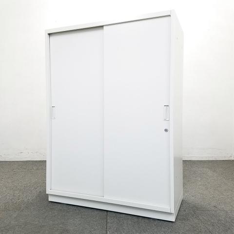 【4台限定】イトーキ製の開閉スペースを確保した人気のキャビネット入荷！中古　オフィス　キャビネット　イトーキ　シンライン　棚　書庫　ホワイト
                        シンライン
                                    中古
            